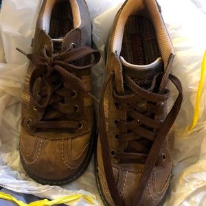 Sketchers leather lace up sneakers